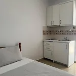 Qirjako\'S Rooms