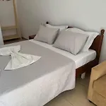 Qirjako\'S Rooms